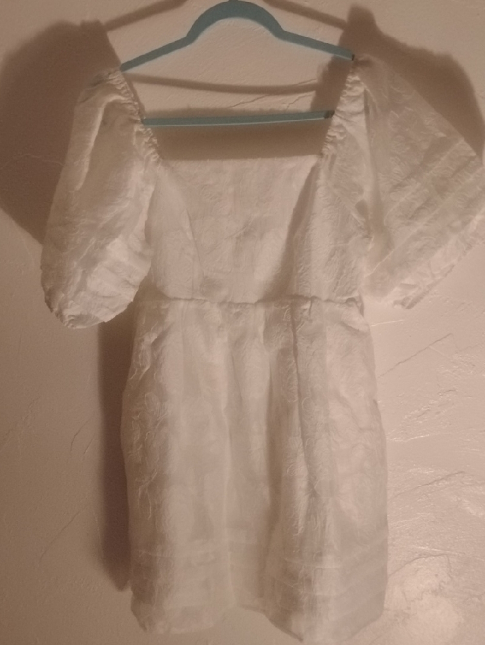 Bella Ella Boutique Textured Floral White Mini Puffy Sleeve Dress S XS? Chest 34